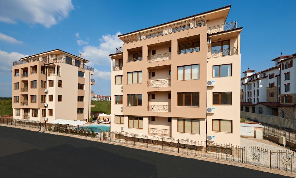 Stanny Court Aparthotel Nesebar Esterno foto